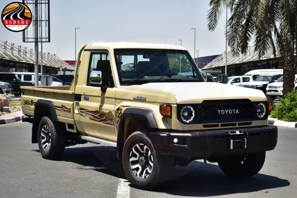 Land Cruiser Single Cabin 4WD Pickup | LC 79 Petrol Pickup S-DLX | Super DLX 4X4 Pickup | Sahara Motors Dubai