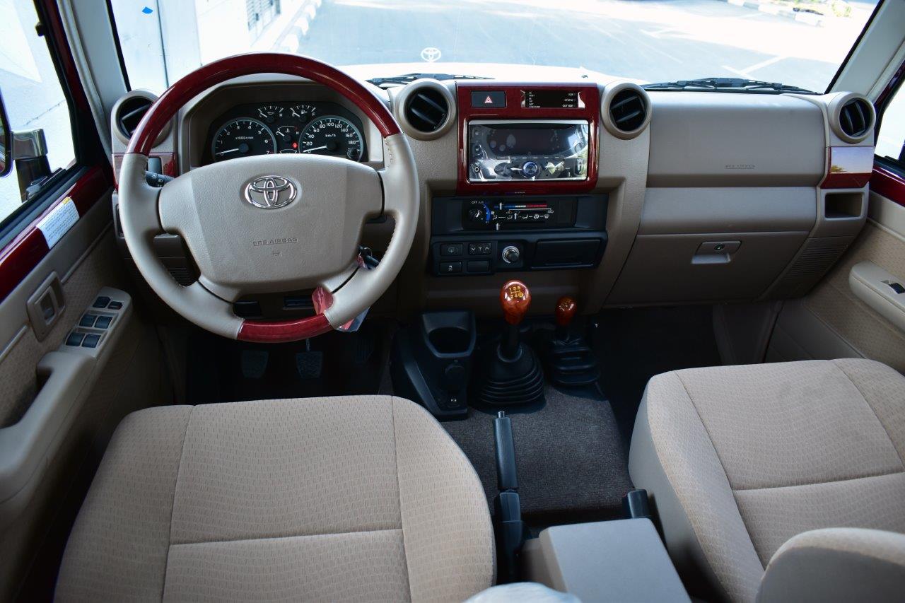 toyota-land-cruiser-76-sahara-motors-dubai