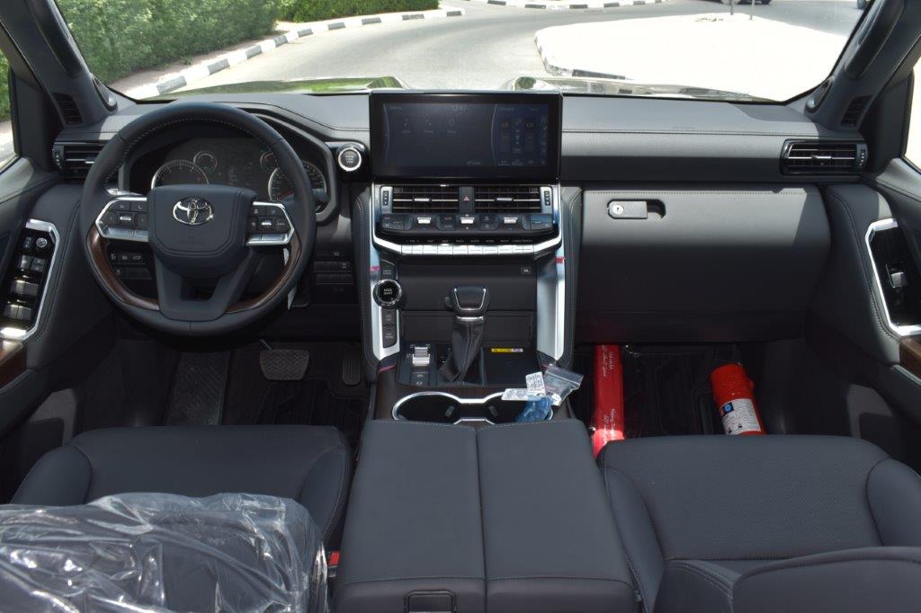 New Toyota Land Cruiser 300 GXR 3.5L ready for Export in UAE