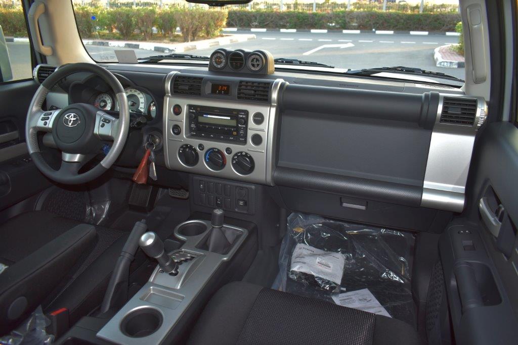 Toyota FJ Cruiser V6 4.0L Petrol AT Sahara Motors Dubai