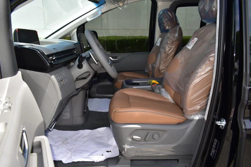 2022 Staria Interiors | Hyundai Staria Premium CEO 2.2L Diesel Interiors