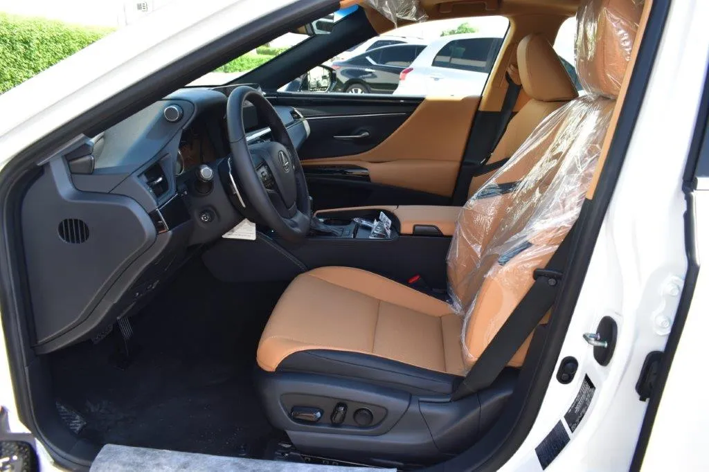 ES350 Interior | ES Series | Lexus |Prime