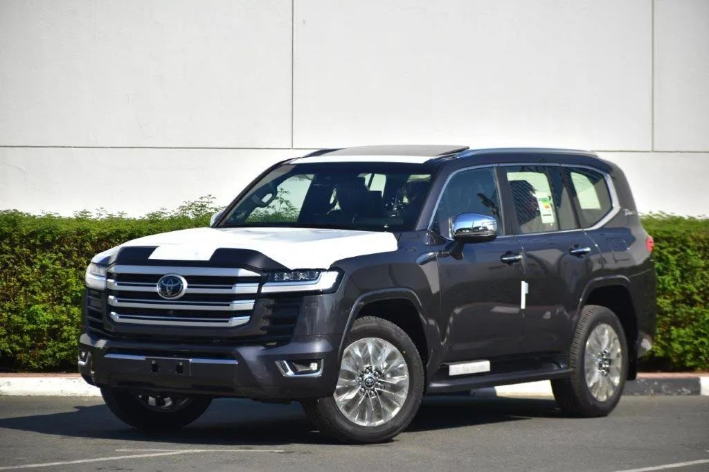 Toyota Landcruiser LC300 Front image exterior