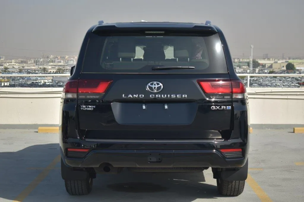 2023 Toyota Land Cruiser 300 GXR+ for Export | Sahara Motors Dubai