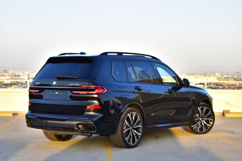 BMW X7 2023 for Sale | 2023 BMW xDrive 40i  M-SPORT 3.0L AWD 7-Seater  AT | Sahara Motors Dubai