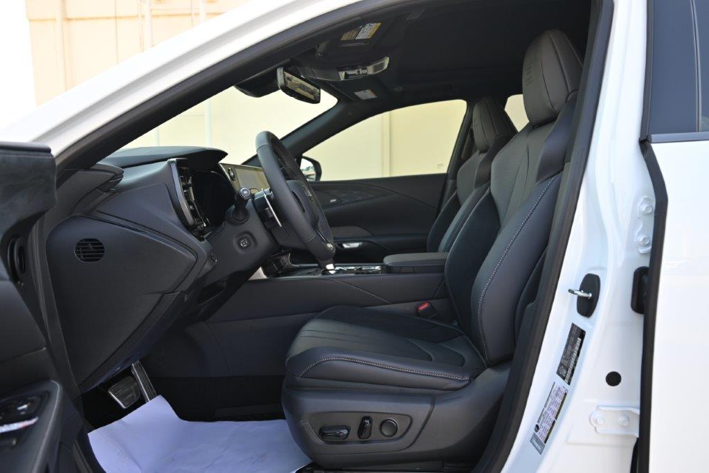 RX500h F-Sport Lexus 2023 Interior  | 2023 Lexus RX500h F-Sport 2.4L Automatic
