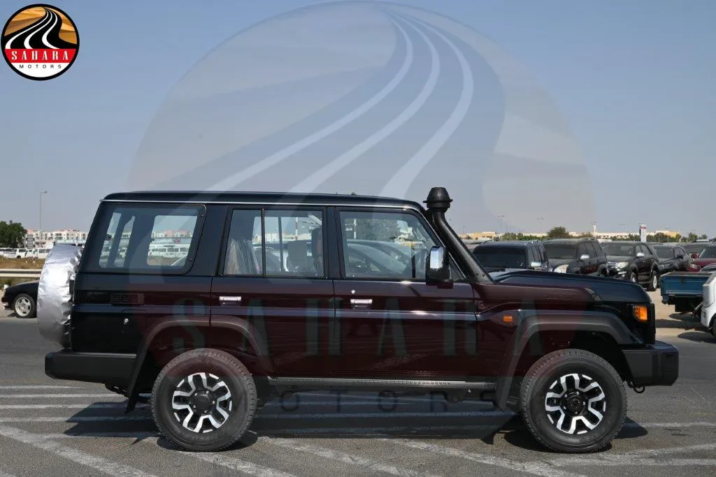Land Cruiser 76 Hardtop Automatic | Sahara Motors